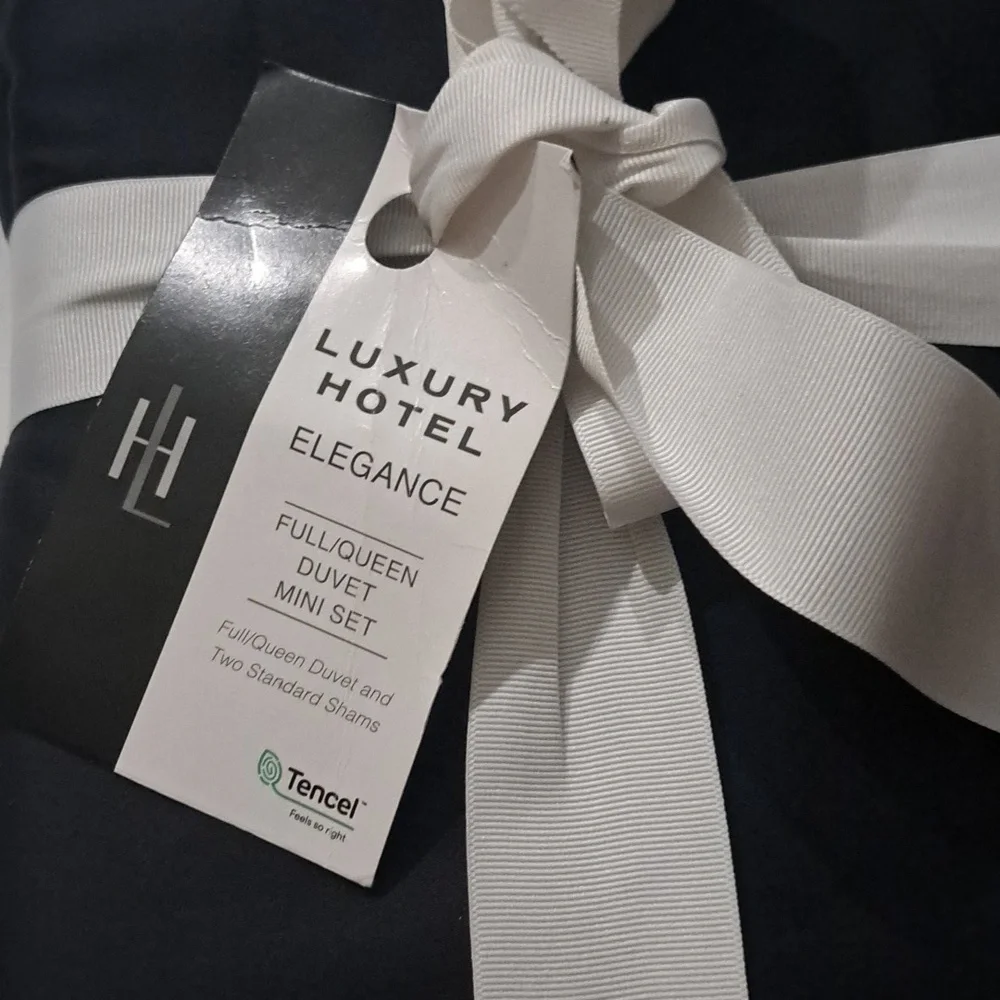 Luxury Hotel Elegance Sateen Duvet Cover Mini Set